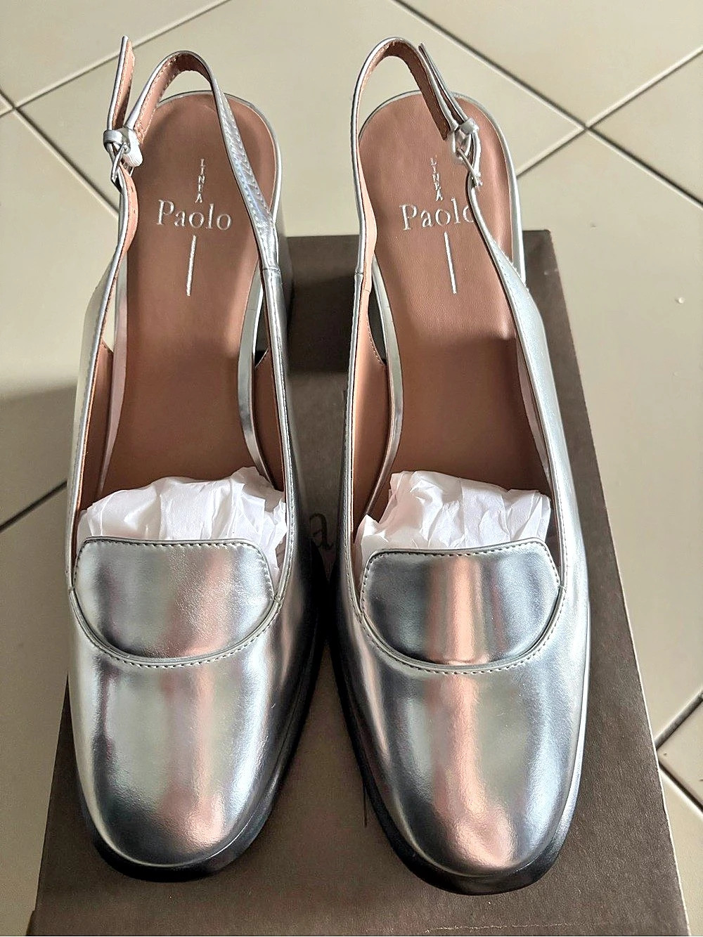 Línea Paolo “Bernice” Silver Slingback Heels 10M NEW IN BOX